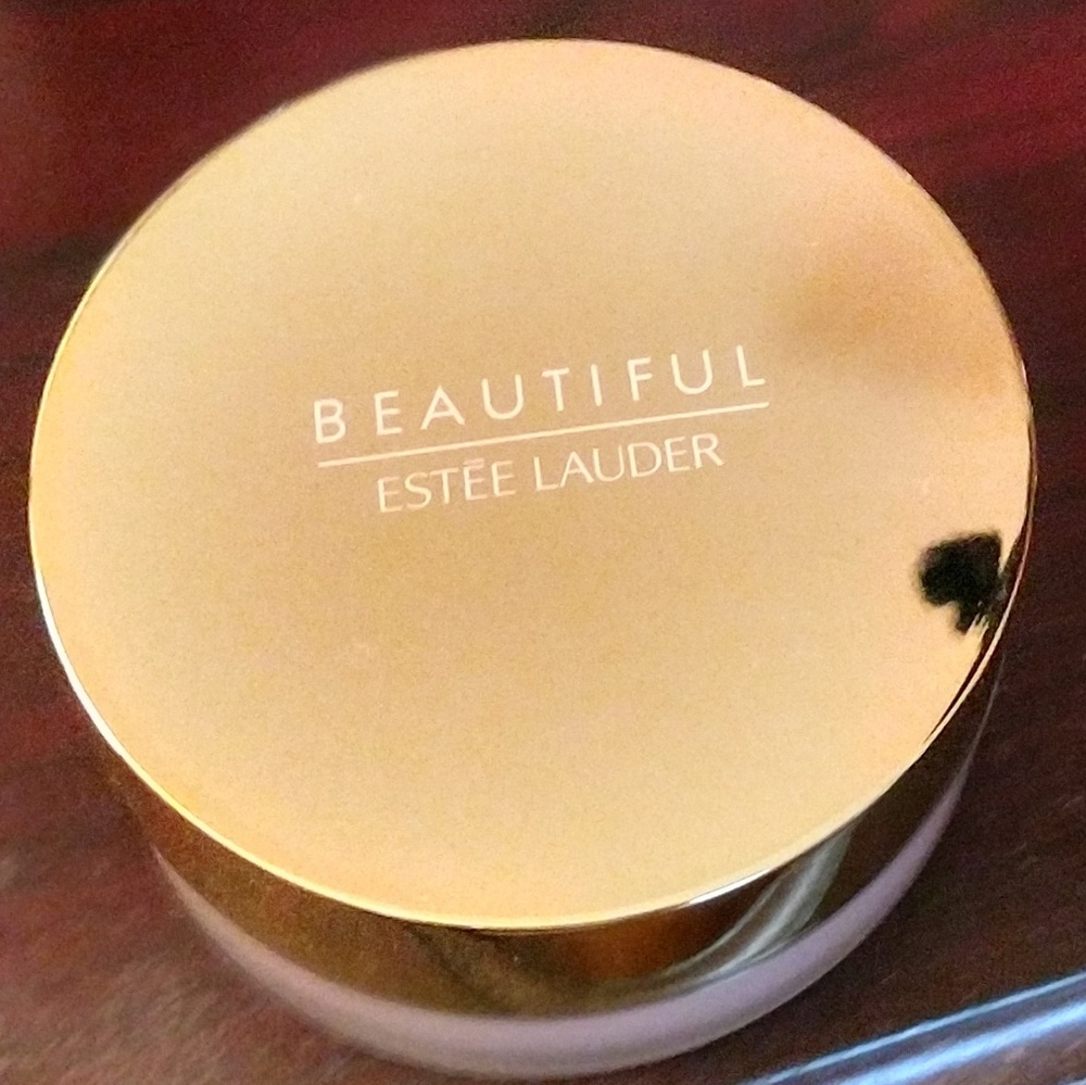 Estee Lauder Beautiful body powder